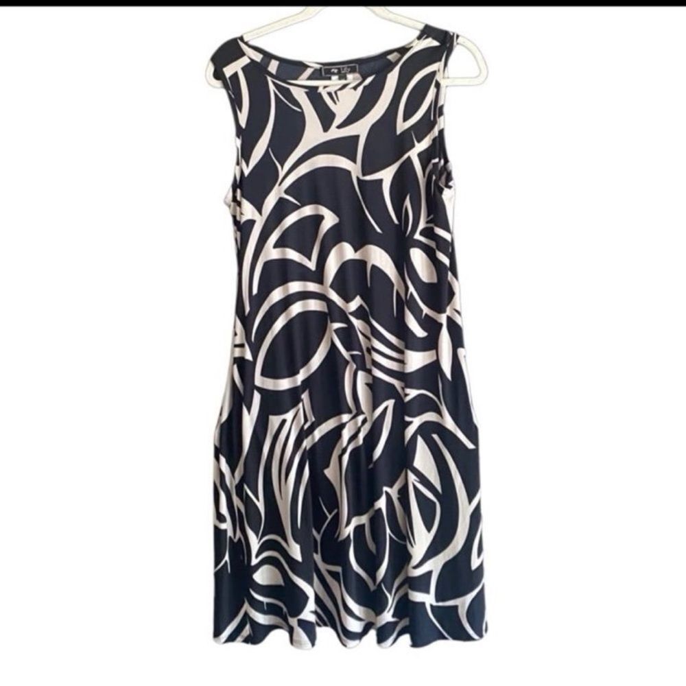 VINTAGE Lily Sleeveless Dress with Pockets. Size Medium
